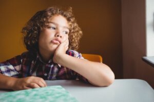 Hvorfor er det bra for barn å kjede seg?