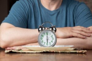 Periodisk faste: Er det trygt for ungdom?