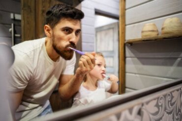 6 av de vanligste tannpussefeilene foreldre gjør